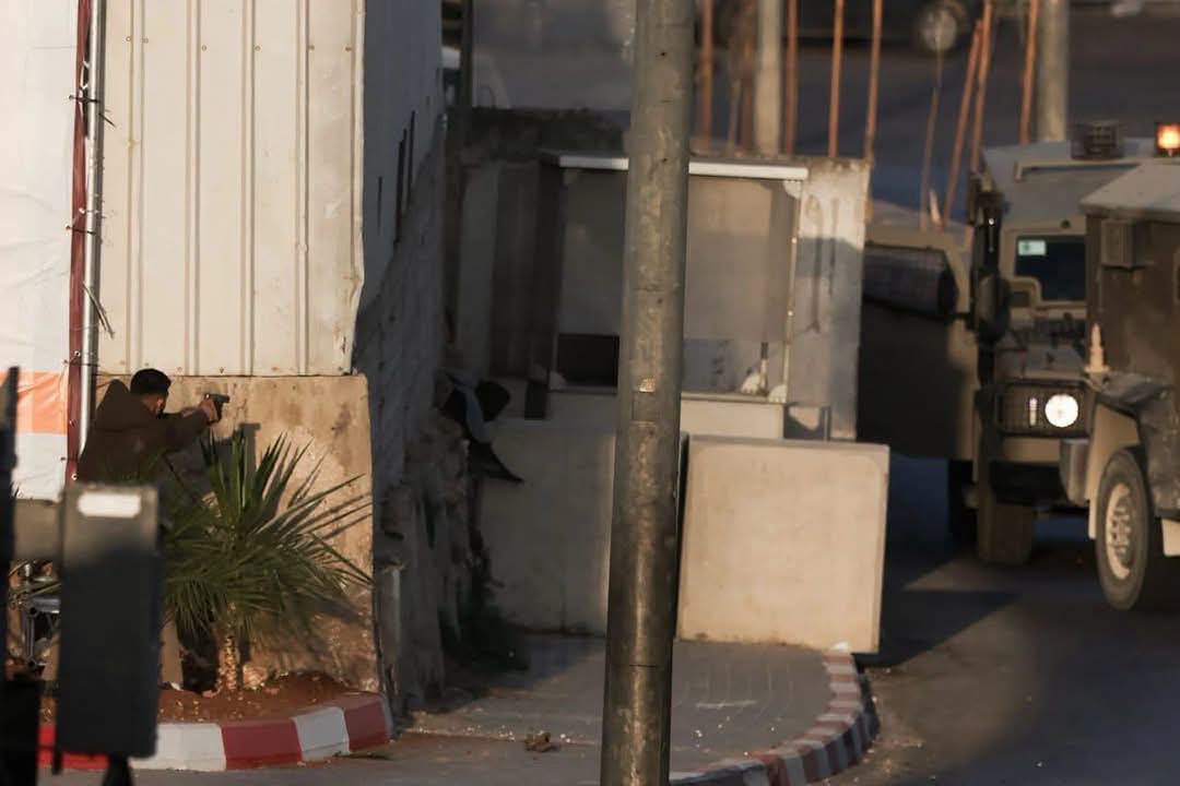 الخليل: استشهاد شابين فلسطينيين برصاص الاحتلال وإصابة 5 جنود إسرائيليين في عملية إطلاق نار